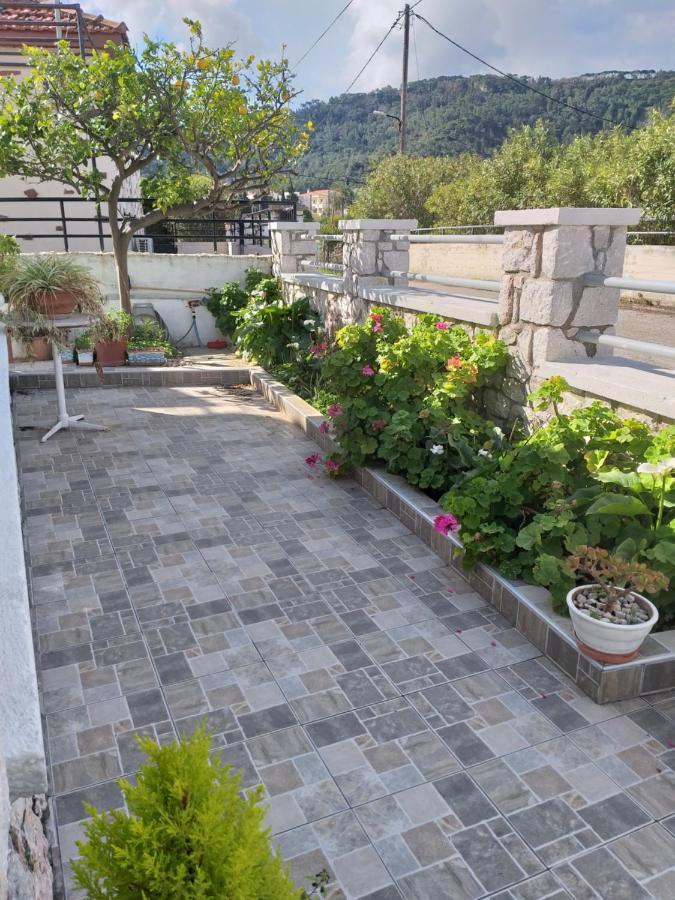 יאליסוס Anastasia'S Garden House מראה חיצוני תמונה