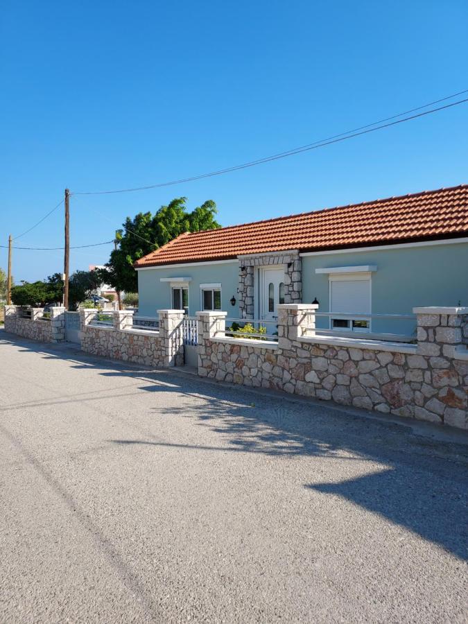 יאליסוס Anastasia'S Garden House מראה חיצוני תמונה