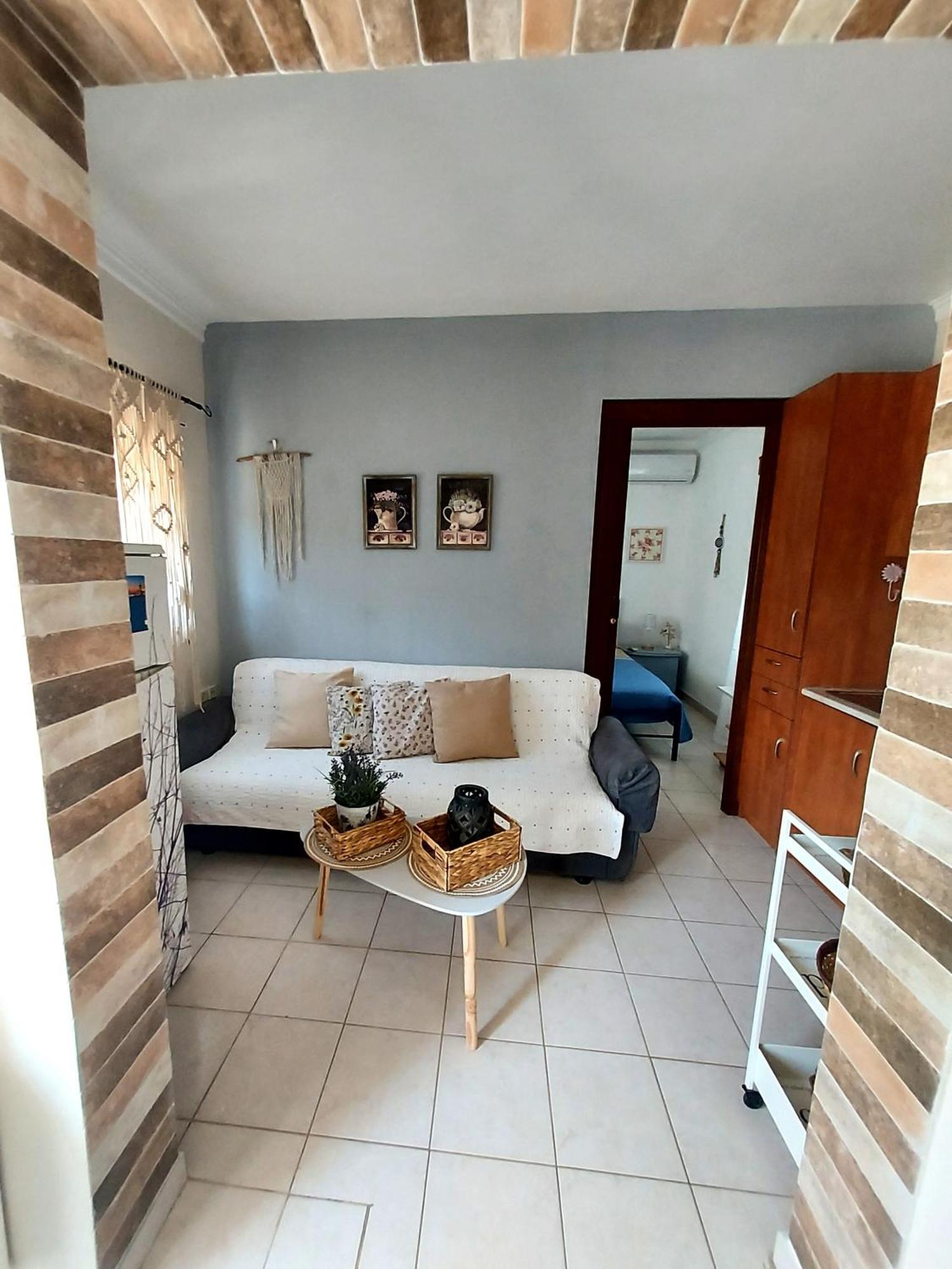 יאליסוס Anastasia'S Garden House מראה חיצוני תמונה