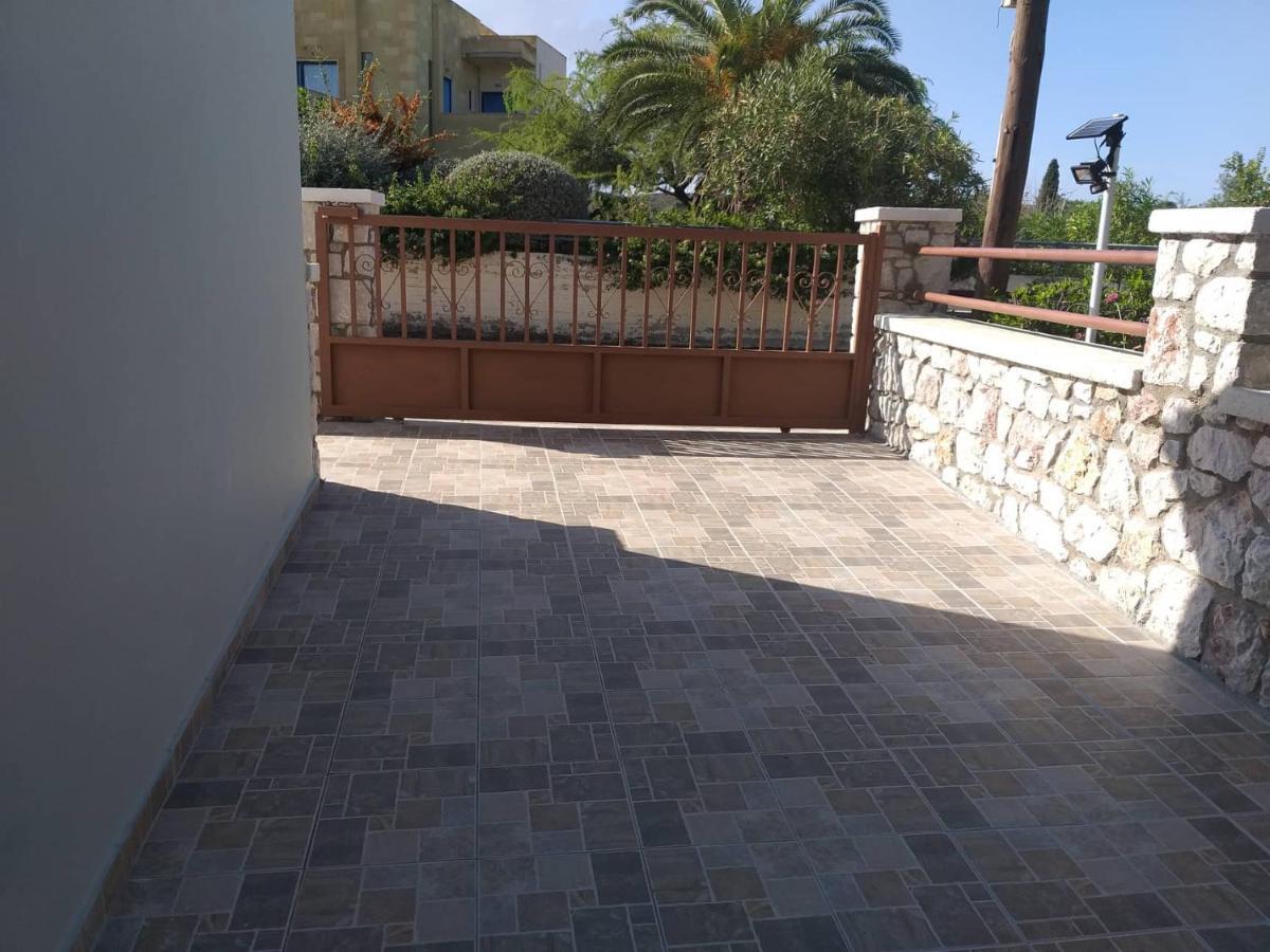 יאליסוס Anastasia'S Garden House מראה חיצוני תמונה